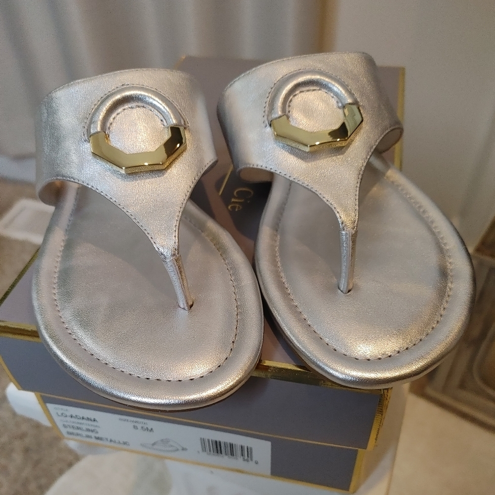 Louise et Cie LO-ADANA Metallic Sandal 8.5M